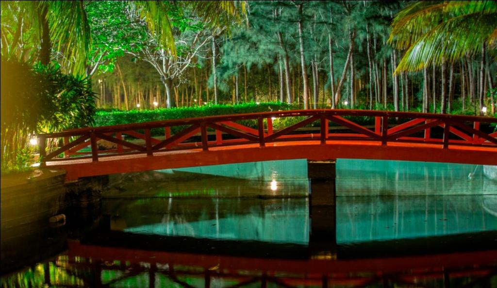 Ocean Spray Hotel Kalapettai Ngoại thất bức ảnh