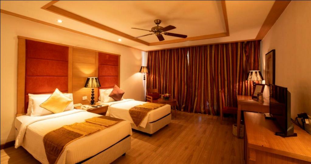 Ocean Spray Hotel Kalapettai Ngoại thất bức ảnh