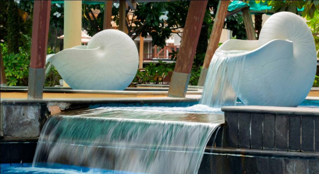 Ocean Spray Hotel Kalapettai Ngoại thất bức ảnh