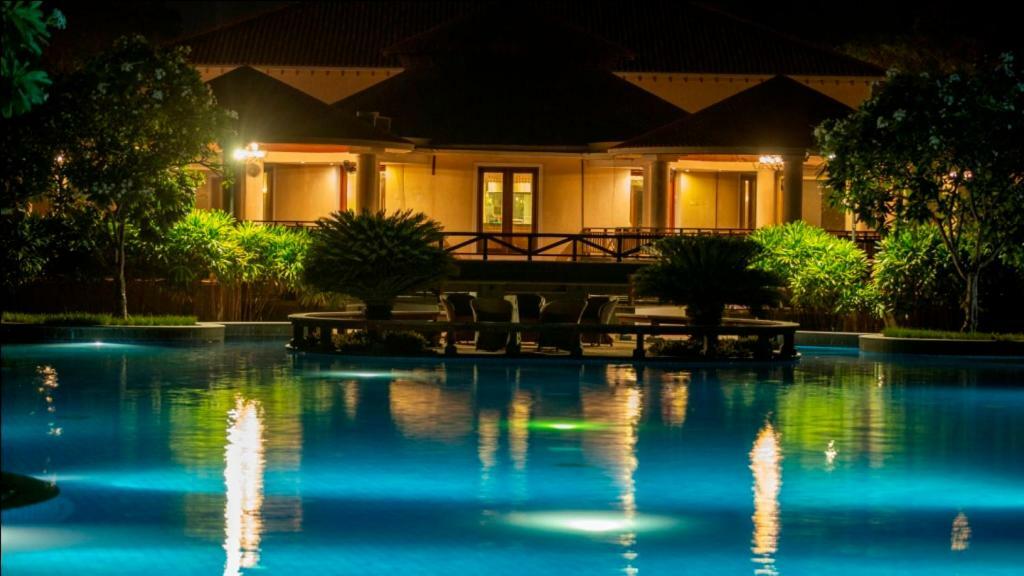 Ocean Spray Hotel Kalapettai Ngoại thất bức ảnh