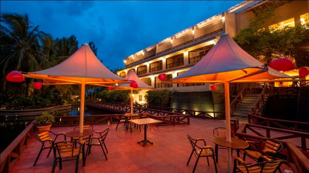 Ocean Spray Hotel Kalapettai Ngoại thất bức ảnh