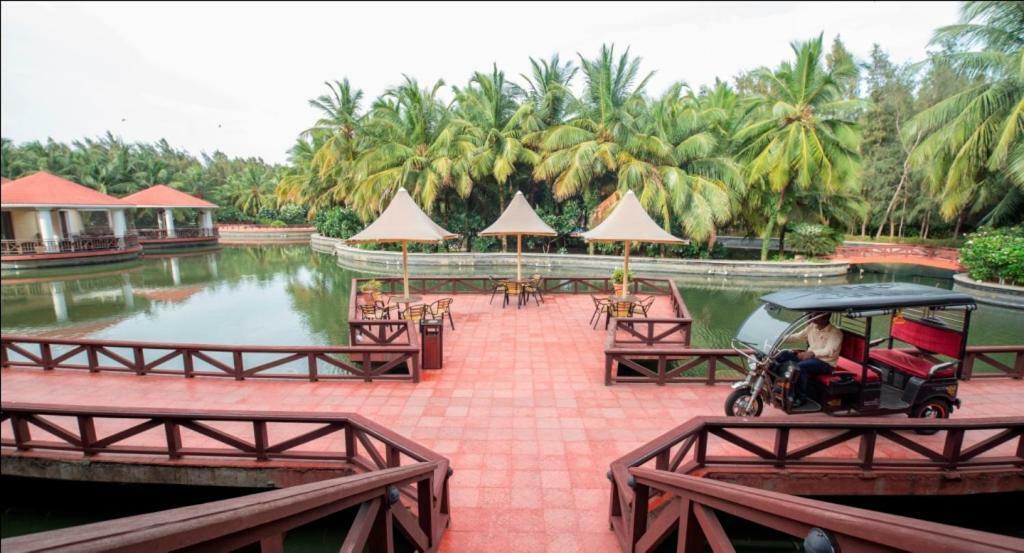 Ocean Spray Hotel Kalapettai Ngoại thất bức ảnh