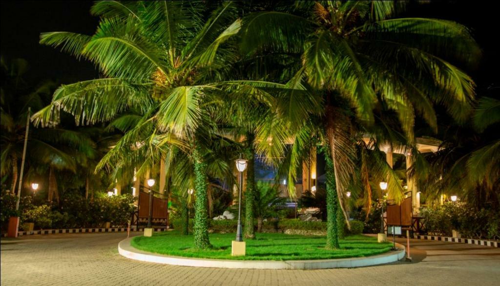 Ocean Spray Hotel Kalapettai Ngoại thất bức ảnh