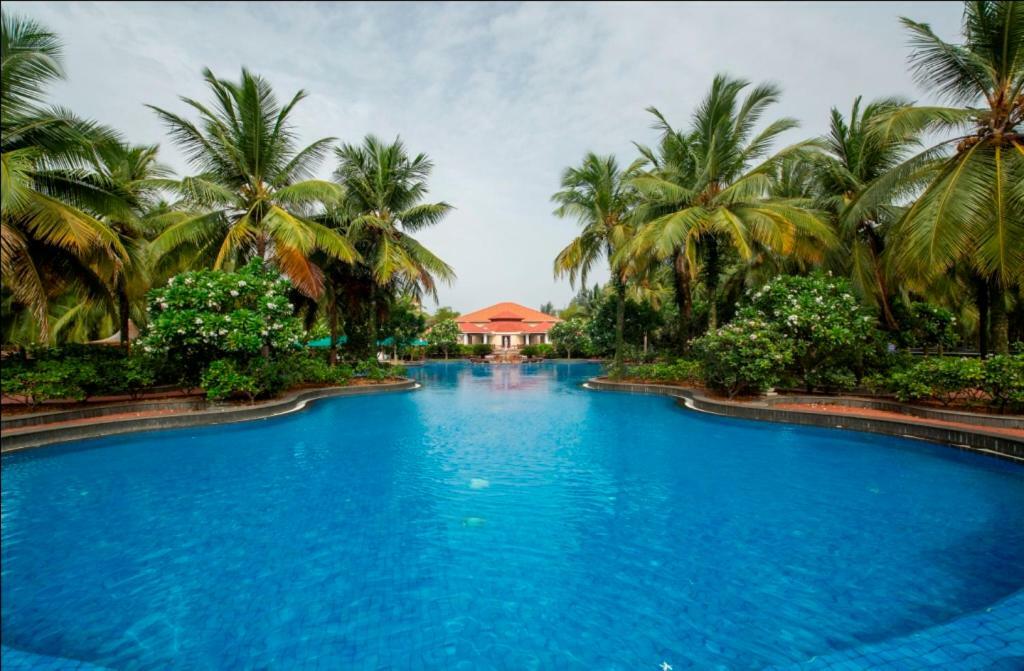 Ocean Spray Hotel Kalapettai Ngoại thất bức ảnh