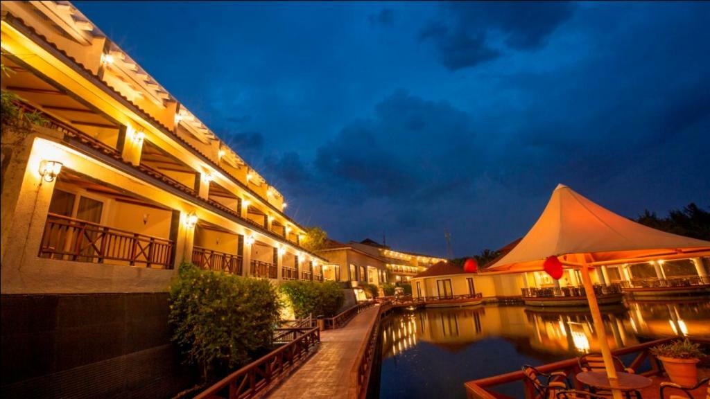 Ocean Spray Hotel Kalapettai Ngoại thất bức ảnh