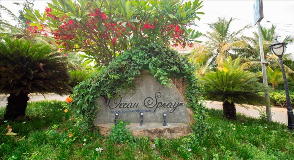 Ocean Spray Hotel Kalapettai Ngoại thất bức ảnh