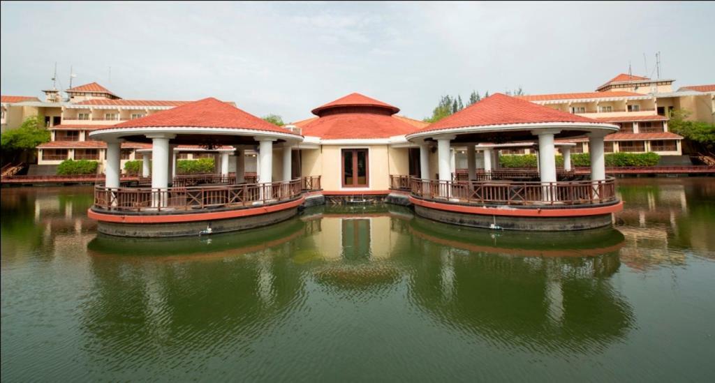 Ocean Spray Hotel Kalapettai Ngoại thất bức ảnh