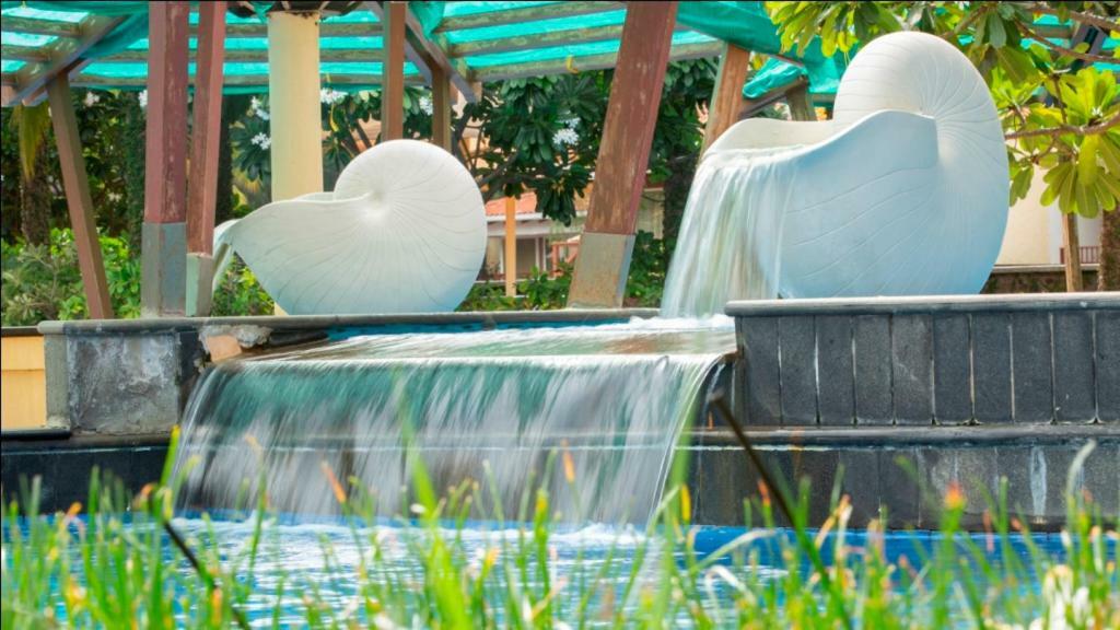 Ocean Spray Hotel Kalapettai Ngoại thất bức ảnh