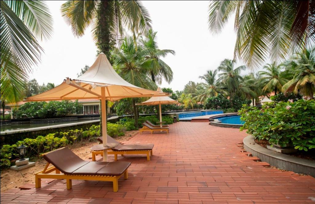 Ocean Spray Hotel Kalapettai Ngoại thất bức ảnh